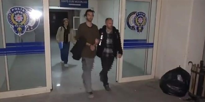 ODT�'de T�rk bayra��na sayg�s�zl��a 6 g�zalt�