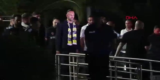 Vedat Muriqi, Fenerbah�e i�in �stanbul'da