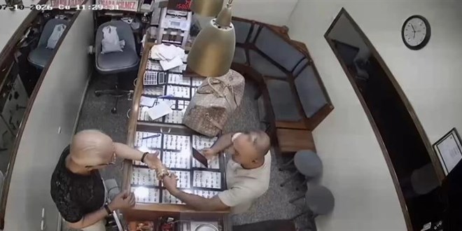 2,5 milyon liral�k kapka�: Adana burmalar�n� al�p ko�tu