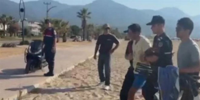 Edebiyat ��retmeni, plajlarda h�rrs�zl�k yaparken su��st� yakaland�!