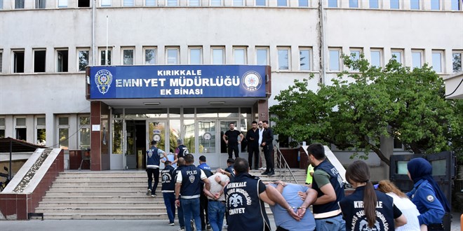 Buzdolab�nda par�alanm�� ceset skandal�: 10 y�l sonra cinayete 17 g�zalt�