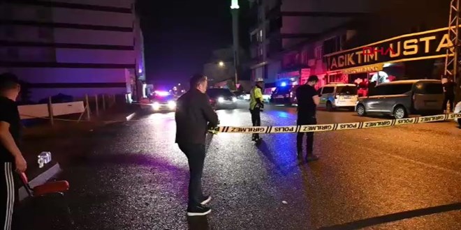 Trafik kazas�nda inceleme yapan polis memuru, otomobilin �arpmas� sonucu �ehit oldu
