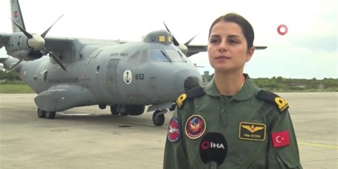 T�rk Deniz Kuvvetleri'nin ilk kad�n u�ak pilotu