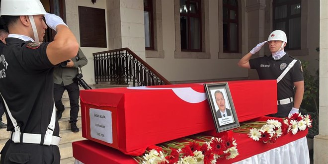 Kalbine yenik d��en Muratpa�a Kaymakam� �hsan Kara'ya veda