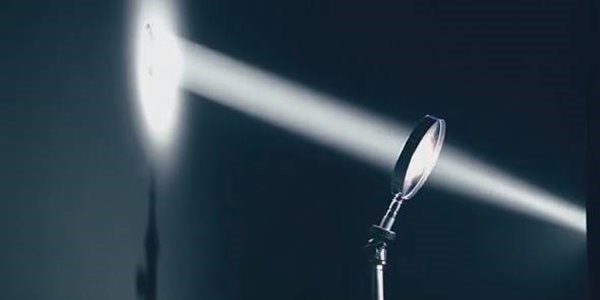 Optik ���klar ile m�thi� g�steri!