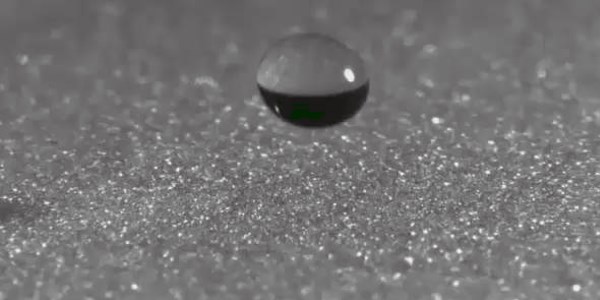 A��r �ekimde su damlas�n�n d�����