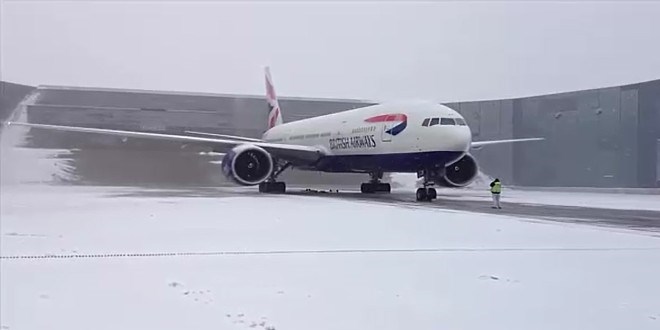 U�ak motorundaki karlar nas�l temizlenir?