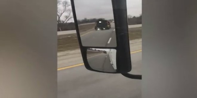 Dikiz aynas�na bak�nca tren g�rd�