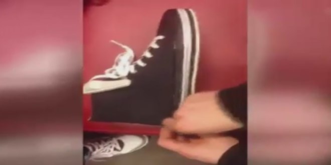 Ayakkab�n�n fermuar� a��l�nca!