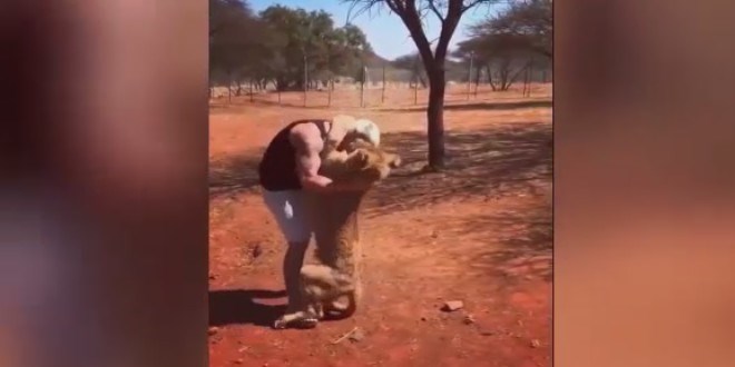 Bir anda adam�n kuca��na atlad�