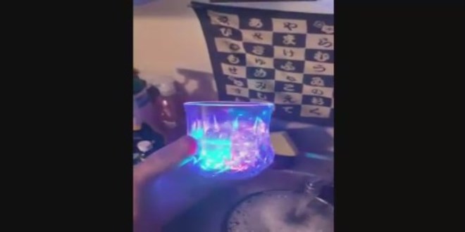 ��ine su dolduruldu�unda ���k sa�an bardak