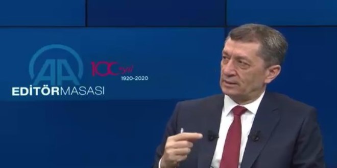 Milli E�itim Bakan� Sel�uk uzaktan e�itimin detaylar�n� a��klad�