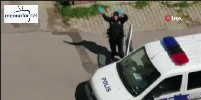 Polis otosundan �ark�y� �al�p dans etti