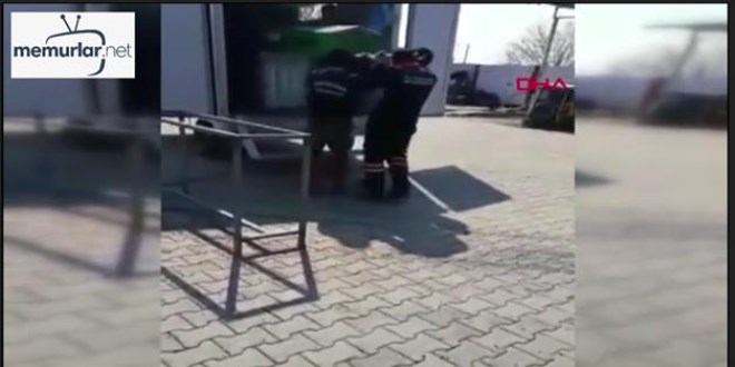 Mesai arkada�lar�na yapt�klar� tabut �akas� sosyal medyada ilgi g�rd�