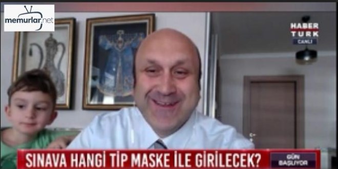 Canl� yay�n�nda ilgin� anlar! K���k o�lu bir anda odaya girdi