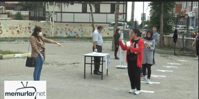 LGS kapsam�ndaki merkezi s�nav ba�lad�