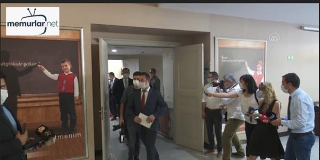 Milli E�itim Bakan� Sel�uk'tan y�z y�ze e�itim a��klamas�