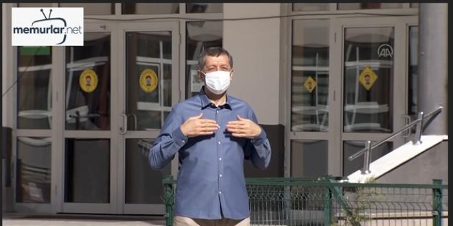 Bakan Ziya Sel�uk, meslekta�lar�yla okul bah�esindeki provaya kat�ld�