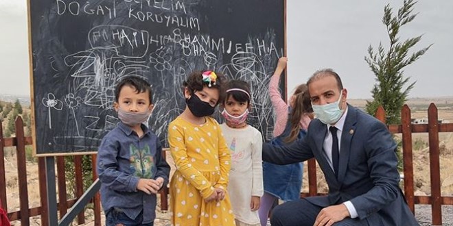 Hababam S�n�f�'ndaki sahne ger�ek oldu, ormanda okul a��ld�