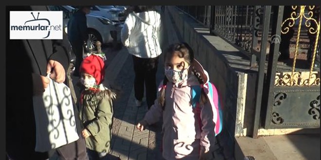 Okullarda y�z y�ze e�itime ba�land�