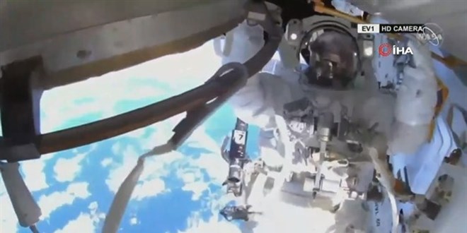 Uzay y�r�y���nden D�nya'n�n kartpostall�k g�r�nt�leri