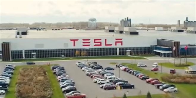 Elon Musk'�n Tesla's� 6 bin arac�n� geri �a��rd�
