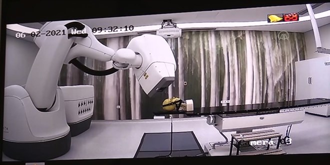 Robotik radyocerrahi cihaz� 'Uzay Ne�teri' kanser tedavisinde etkin rol �stleniyor