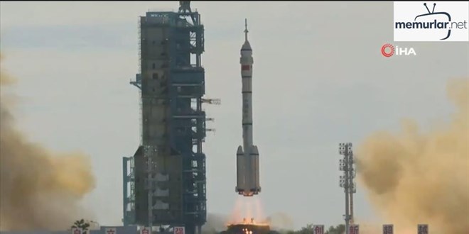 �in, ilk astronot ekibini g�nderdi