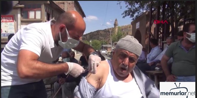 Sa�l�k��lar kahveleri gezerek a�� yapt�