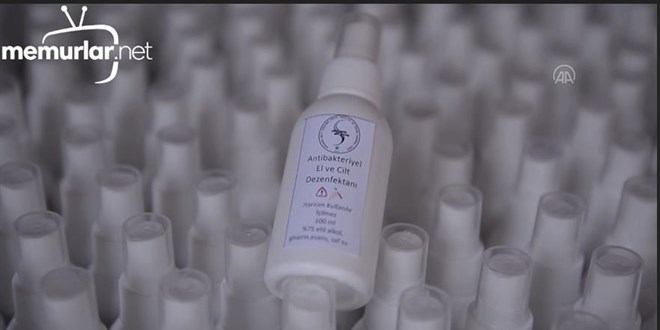 ��retmenler, meslekta�lar�n�n �retti�i maske ve dezenfektanla ders ba�� yapacak