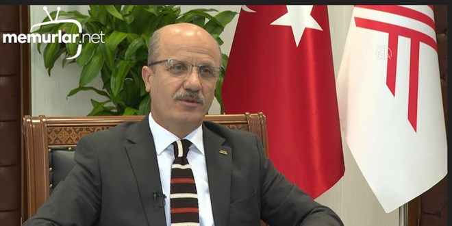 Y�K Ba�kan� �zvar, �niversitelerde y�z y�ze e�itimin detaylar�n� a��klad�