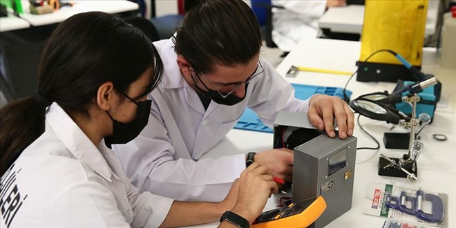 Meslek lisesi ��rencileri �al��malar�yla milli teknoloji hamlesini destekliyor