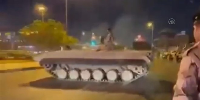 Z�rhl� askeri ara�la drift yapt�