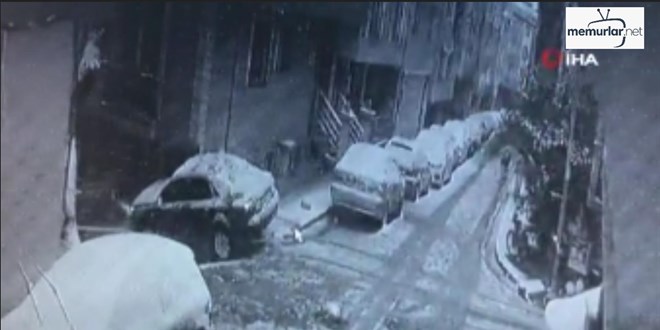 Otomobil duvar� y�k�p binaya �arpt�