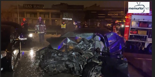 Bursa'da 4 arac�n kar��t��� zincirleme trafik kazas�nda 1 ki�i �ld�