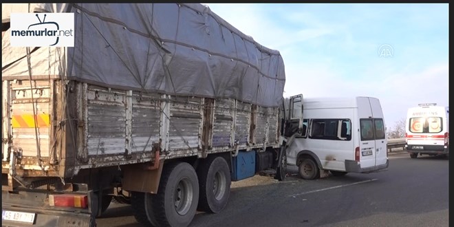 K�r�kkale'de kamyon ile ��renci servisinin �arp��t��� kazada 7 ��renci yaraland�