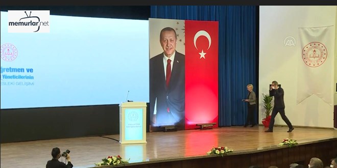 Bakan �zer: ��retmenlerimiz, Kovid s�recinin de kahramanlar�yd�