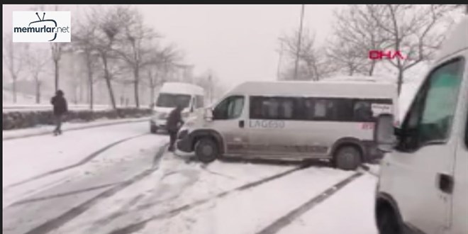 Esenyurt'ta kayan servis ara�lar�n�n kaza anlar� kamerada