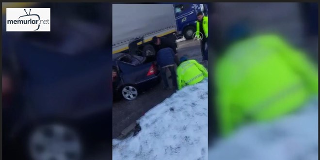 Trafik polisi kazazedeye ���memesi i�in montunu verdi