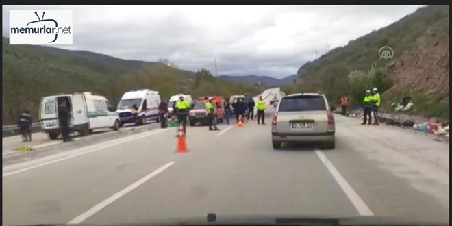 �ank�r�'da hafif ticari ara�la minib�s �arp��t�, 3 ki�i �ld�, 12 ki�i yaraland�