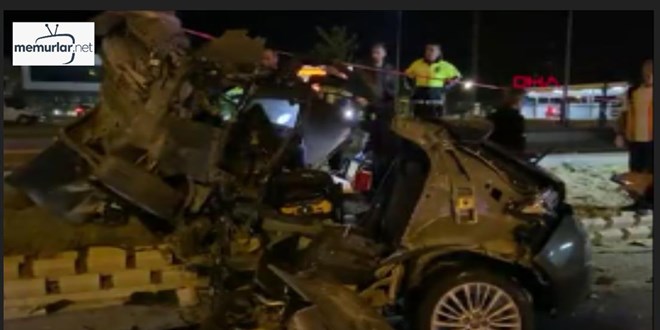 A�aca �arparak par�alanan otomobilin s�r�c�s� astsubay hayat�n� kaybetti; kaza an� kamerada