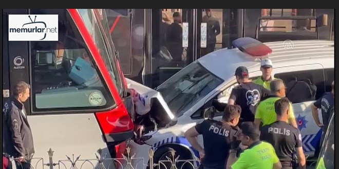 Fatih'te tramvay ile polis arac� �arp��t�