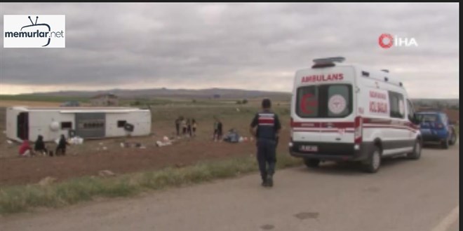 Tur otob�s� devrildi, �ok say�da yaral� var