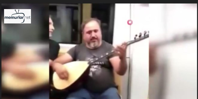 �ekmek�y metrosunda sazl� ve dansl� yolculuk kamerada