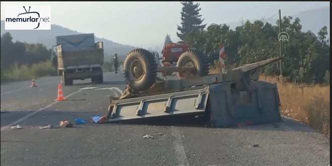 Tar�m i��ilerini ta��yan trakt�rle kamyon �arp��t�