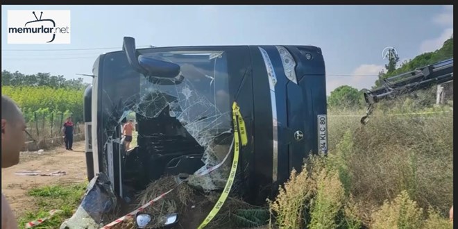 Devrilen tur otob�s�ndeki 1 ki�i �ld�, 54 ki�i yaraland�