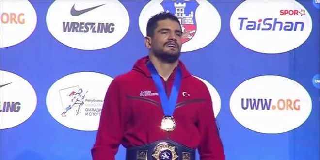 Taha Akg�l, 3. kez d�nya �ampiyonu oldu