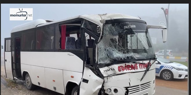 Edirne'de iki servis minib�s�n�n �arp��t��� kazada 20 ki�i hafif yaraland�