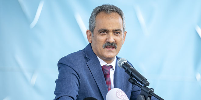 Bakan �zer: Art�k k�ylerden �ehirlere �ocuklar�m�z� ta��mayaca��z