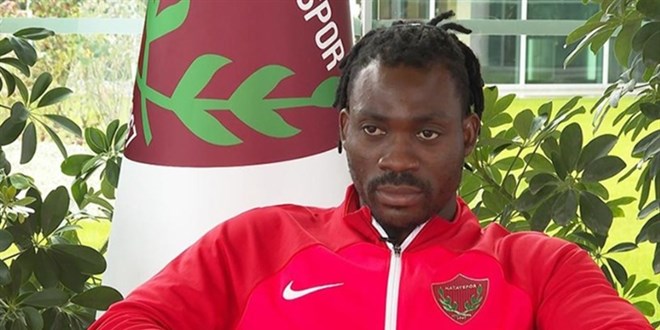 Christian Atsu'nun menajeri: 2 �ift ayakkab�s�n� bulduk